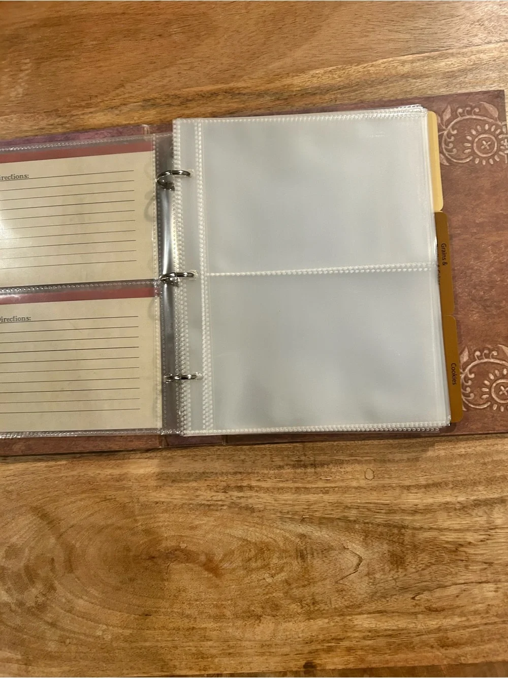 ROOSTER THEMED THREE RING RECIPE CARD BINDER/ORGANIZER